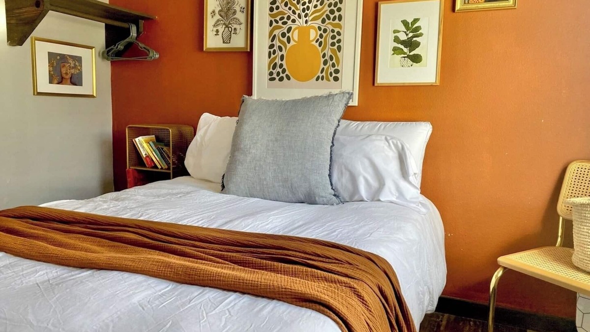 East MLK House | Whimsy Cottage in Super Location