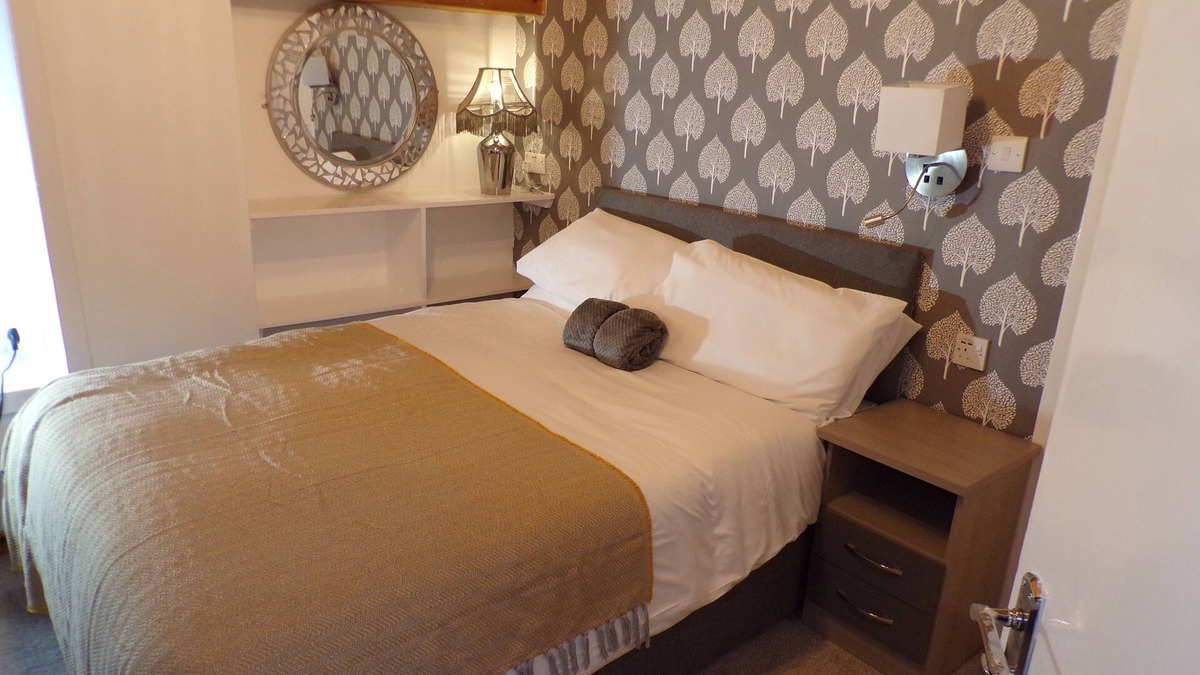 Falkland House | Whinstone Holiday Home in Falkland