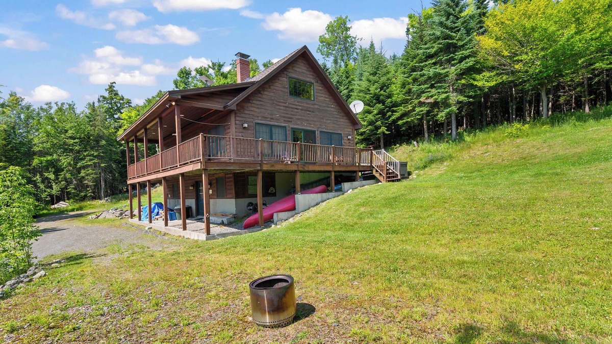 Rangeley House | Whippoorwill - Wooded location, hot tub, close to downtown Oquossoc