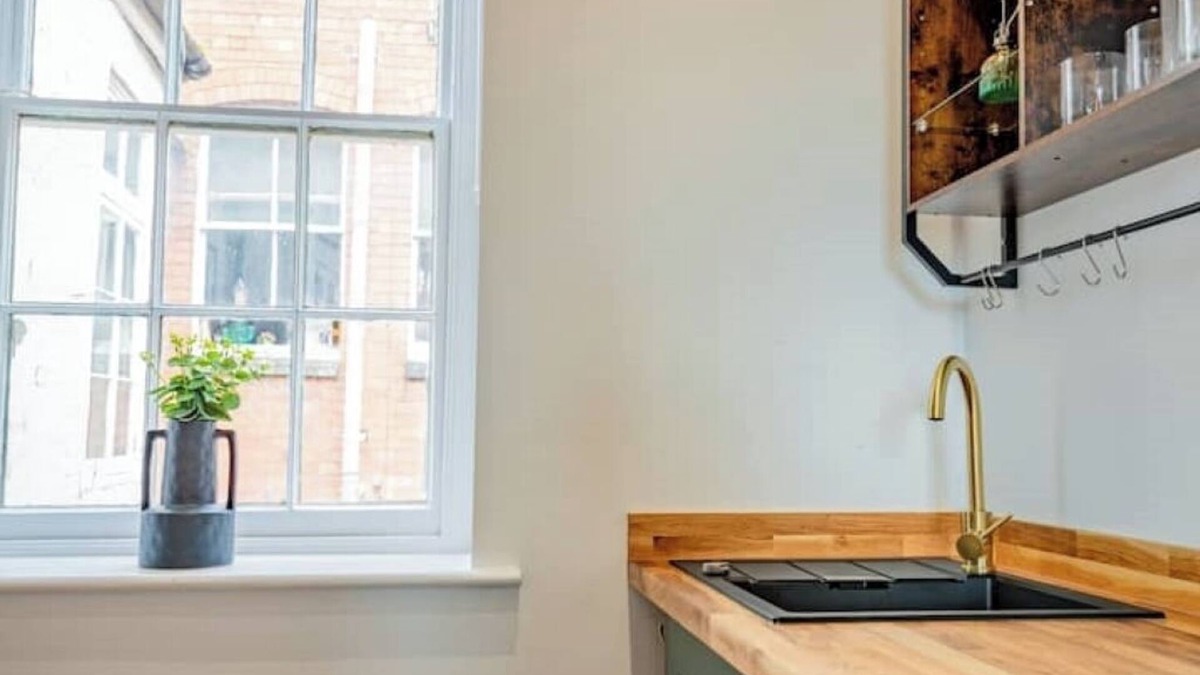 Pontrilas Apartment | WhiskAwayStays - Foregate Studio - No. 1
