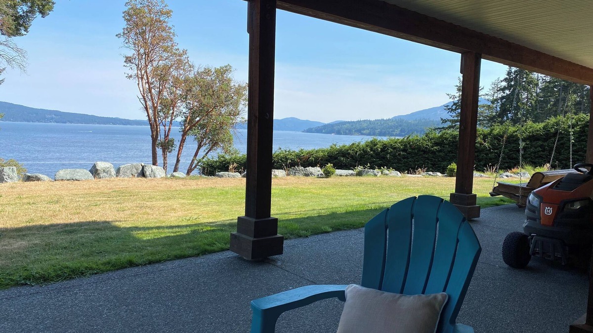 Mill Bay House | Whiskey Point Water Front Homestay