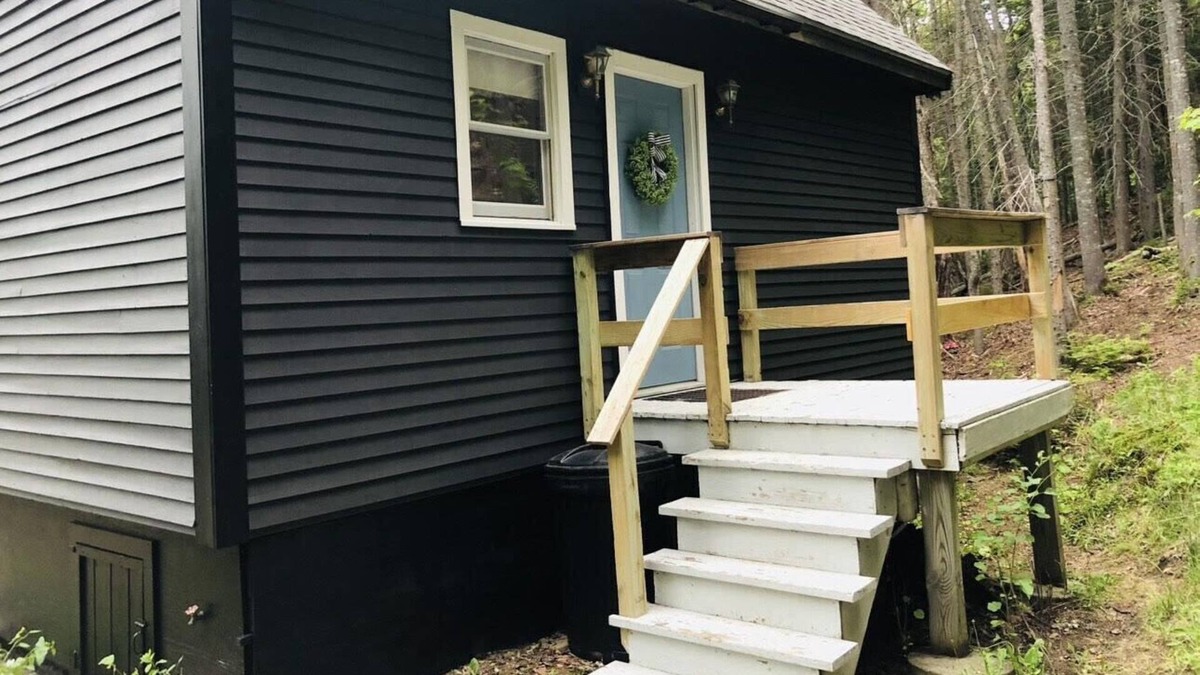 Rangeley Cabin | Whiskey River Ridge- cozy modern cabin close to downtown+Saddleback Mt.