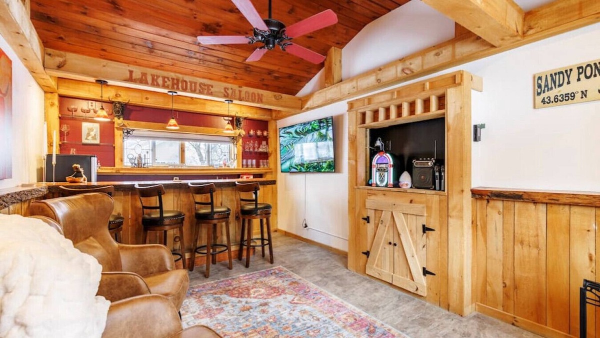 Pulaski House | Whiskey Roc Inn · Lakefront cabin with a view!