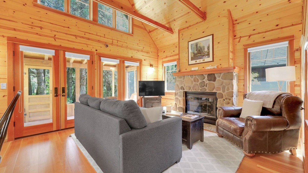 McKenzie Bridge Cabin | Whiskey Rock Cabin