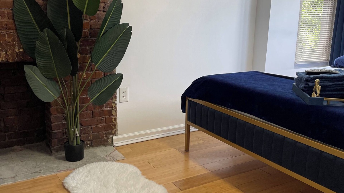 Downtown Newark Apartment | Whisper City Love A 30 min Electrifying Escape near NYC's Pulsating heart!