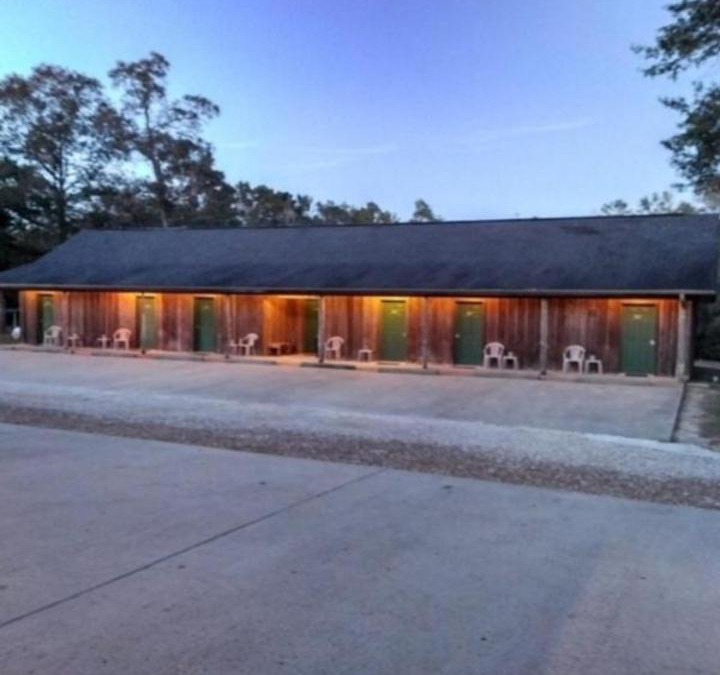 Newton Hotel | Whispering Creek Lodging & RV Resort