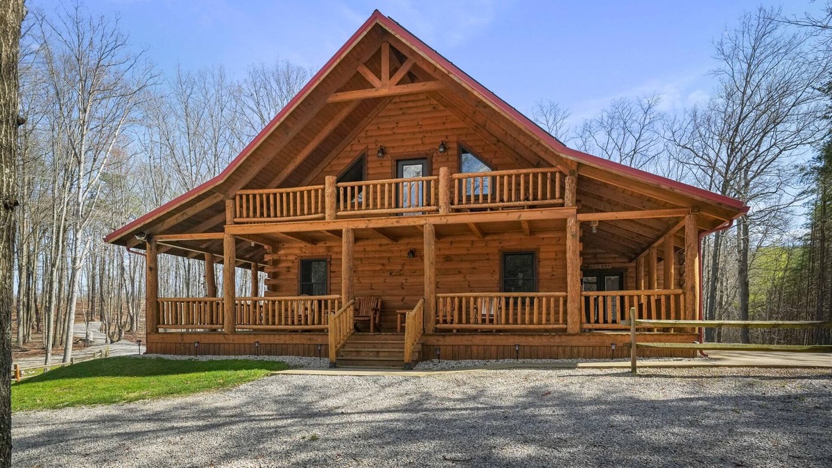Ray Cabin | Whispering Oaks | Secluded 100 Acres