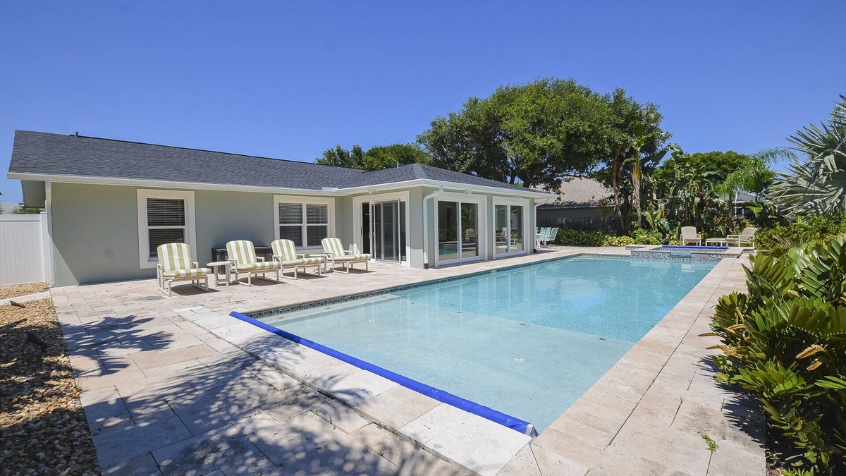 Costa Blanca House | "Whispering Palms"- Beach-Side Pool Home - 4BR/2.5BA