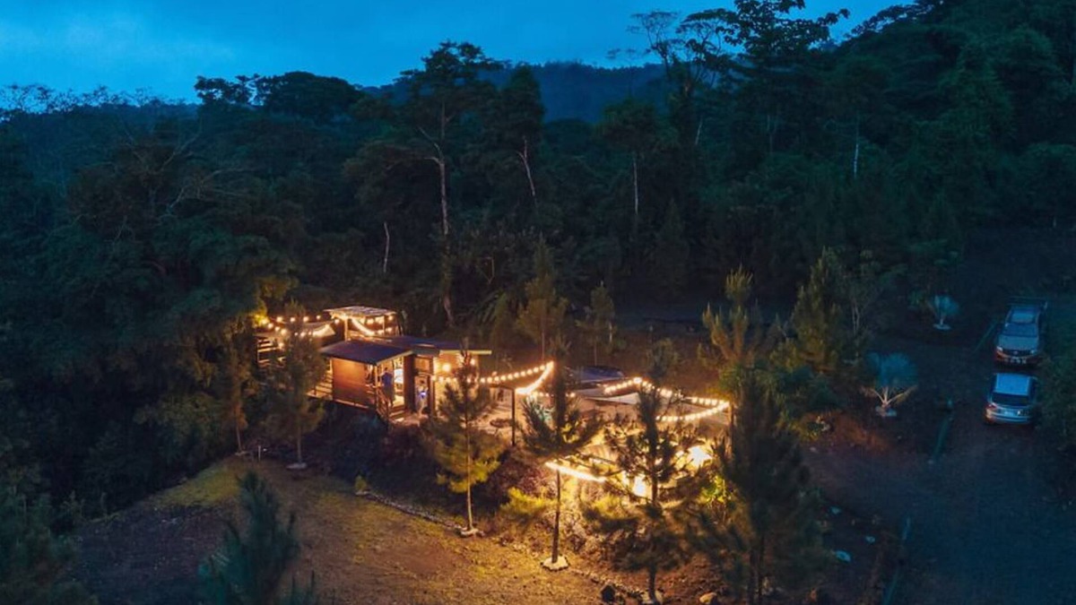 Vieja Cabin | Whispering Pine Cabin with Arenal Volcano view