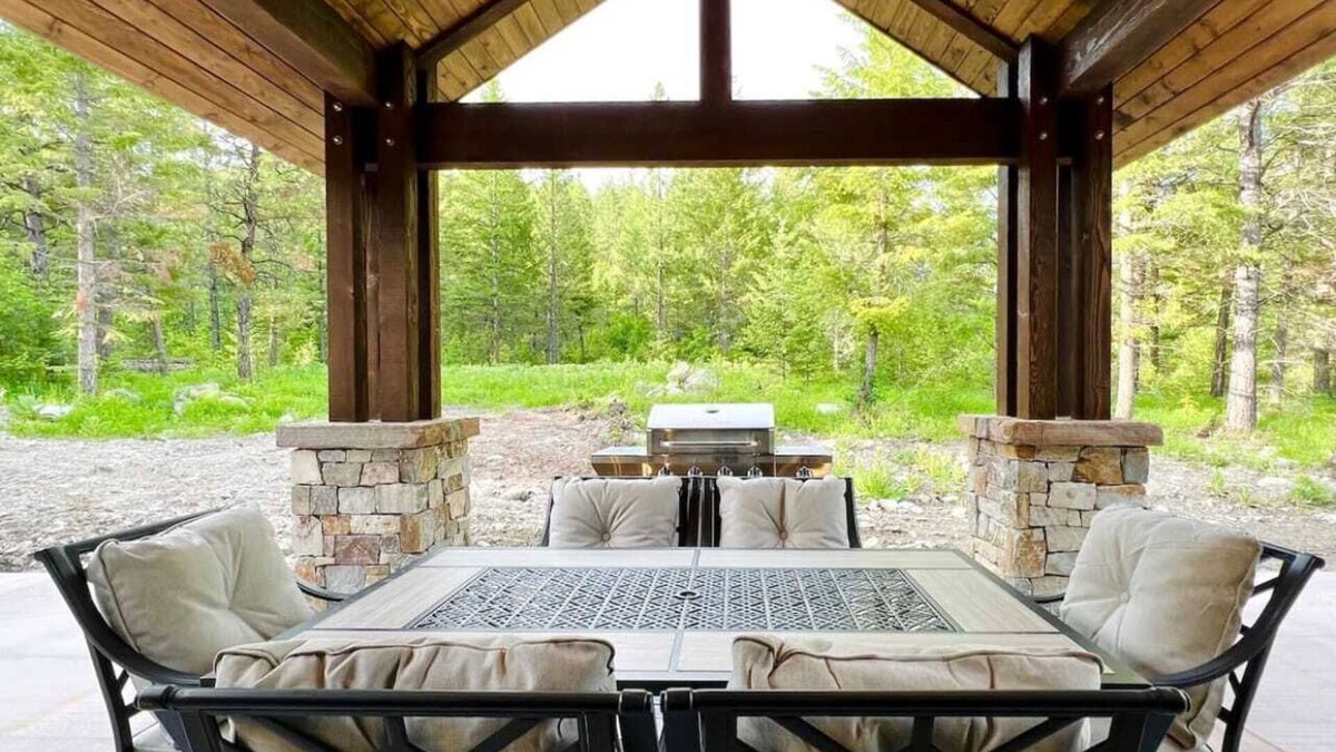 Lakeside House | Whispering Pines Forest Get Away