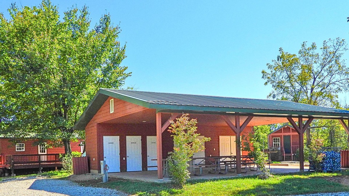 Leasburg Cabin | Whispering Pines Group cabin rental near Meramec River