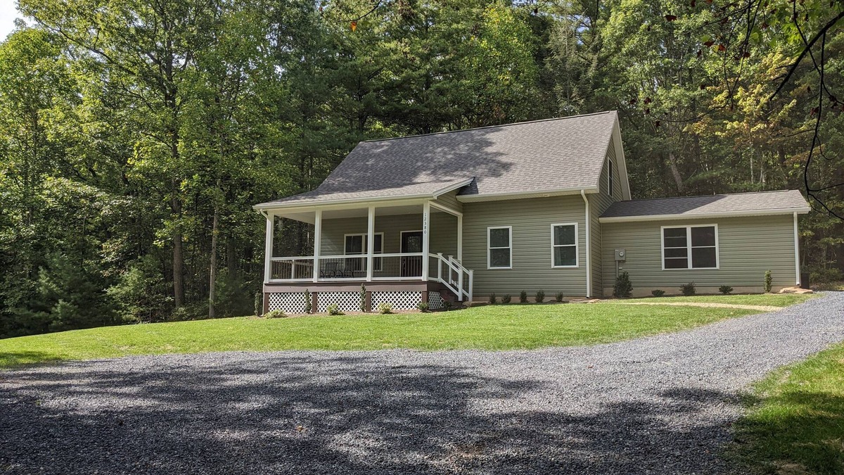 Singers Glen House | Whispering Pines mountain home