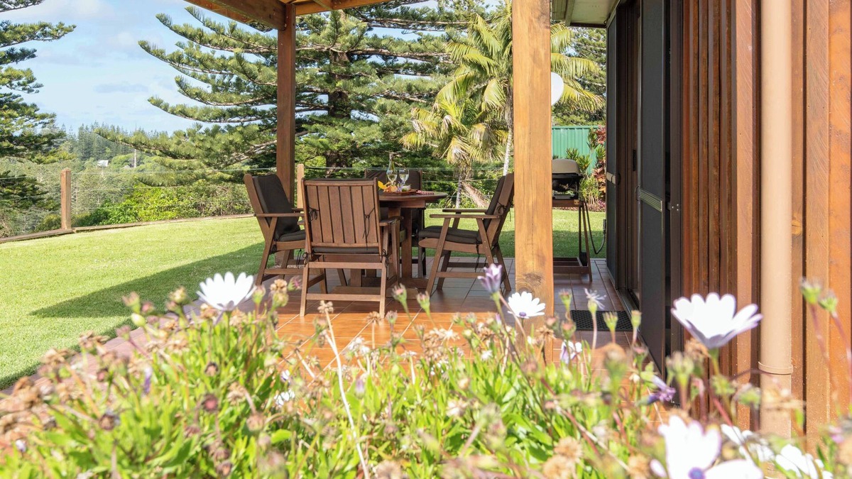 Norfolk Island Apartment | Whispering Pines