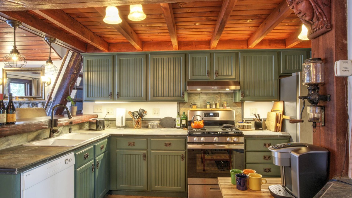 Cornucopia House | Whispering Pines on Lake Siskiwit