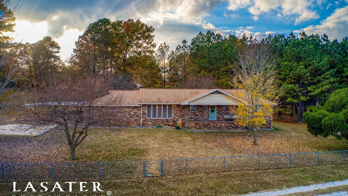 Harrison House | Whispering Pines Retreat Minutes to the Buffalo National River!