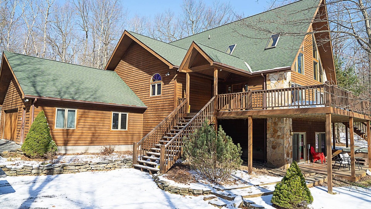 McHenry Ski Chalet | Whispering Retreat in the heart of Deep Creek Lake