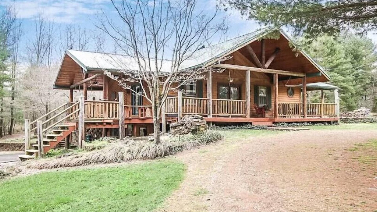 Bowling Green House | Whispering Waters Rustic Retreat