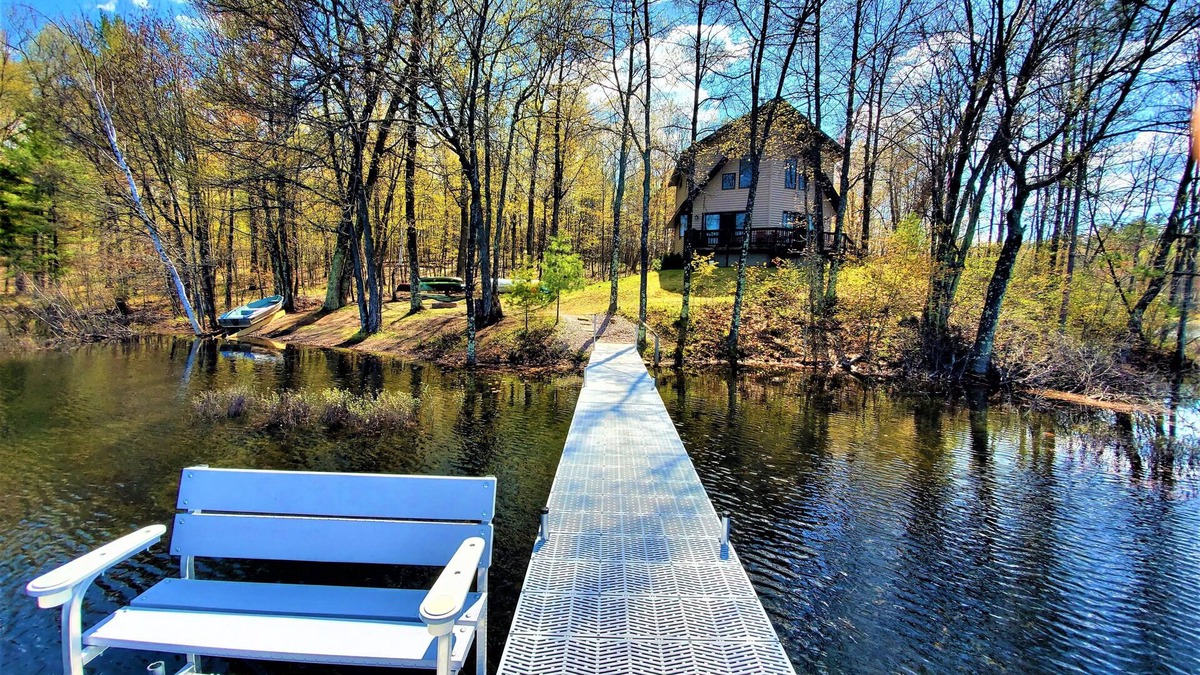 Hazelhurst House | WHISPERS OF THE WILDERNESS - Minocqua Area Lake Home
