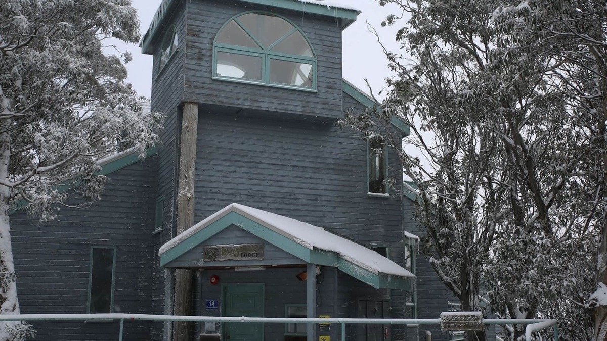 Mount Buller Apartment | WHISTLER 1A - Mt Buller Village Couples Accommodation