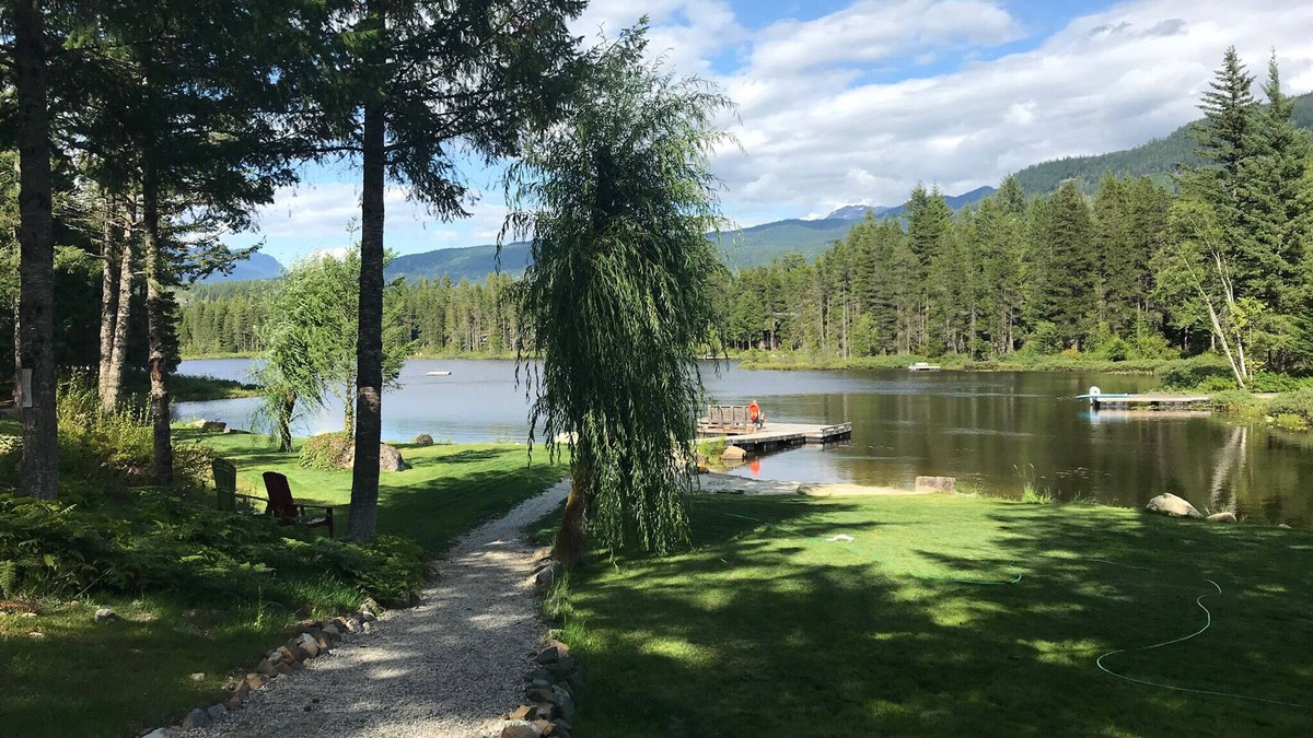 Pinecrest Estates House | Whistler Home at Pinecrest Estates country life rent for family summer vacation