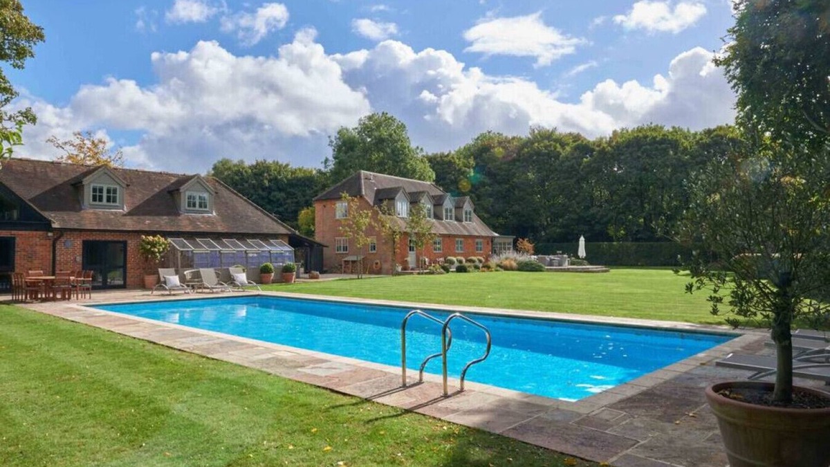 Turville House | Whistlers Perch - Heated Pool