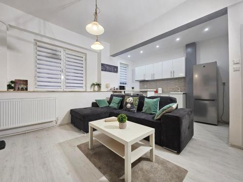 Bucharest City-Centre Apartment | White Apartment By Hilton II