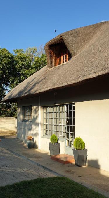 Okhahlamba Apartment | White Feathers