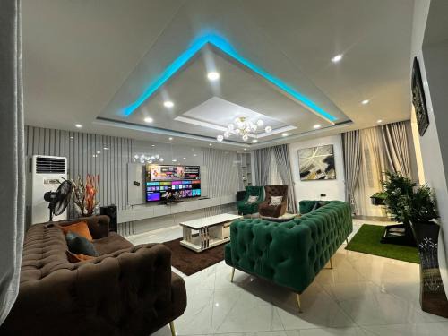Arigbajo Apartment | White House 3 Bedroom Apartment - Abeokuta
