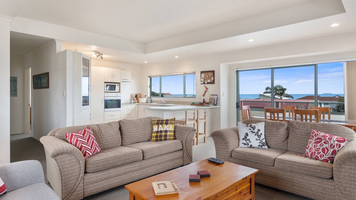 Ohope House | White Island Views - Ohope Holiday Home