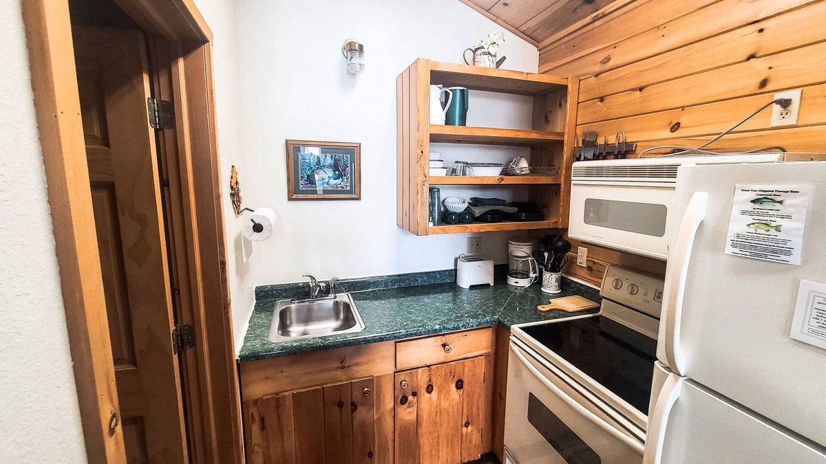 Chief Lake Resort | White Oak Cabin- Cabin on the Chippewa Flowage within a Resort