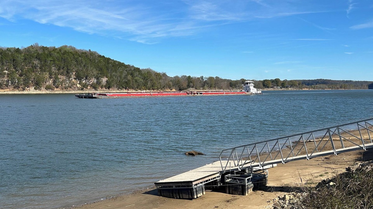 Flatwoods RV Rental | White Oak Landing RV, Charming river side gated RV park Near historic Clifton TN