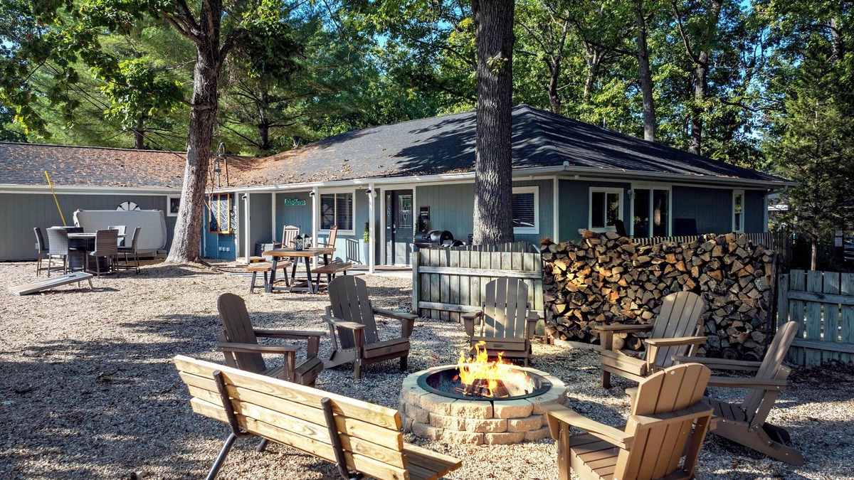 Sunrise Beach House | White Oak Landing – Spacious 6 BDR w/Boat Slip!