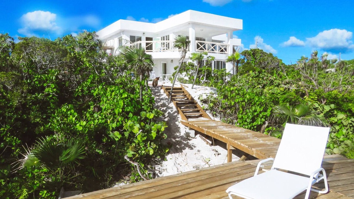 Port Howe House | White Ocean Coral - Private Beach Villa