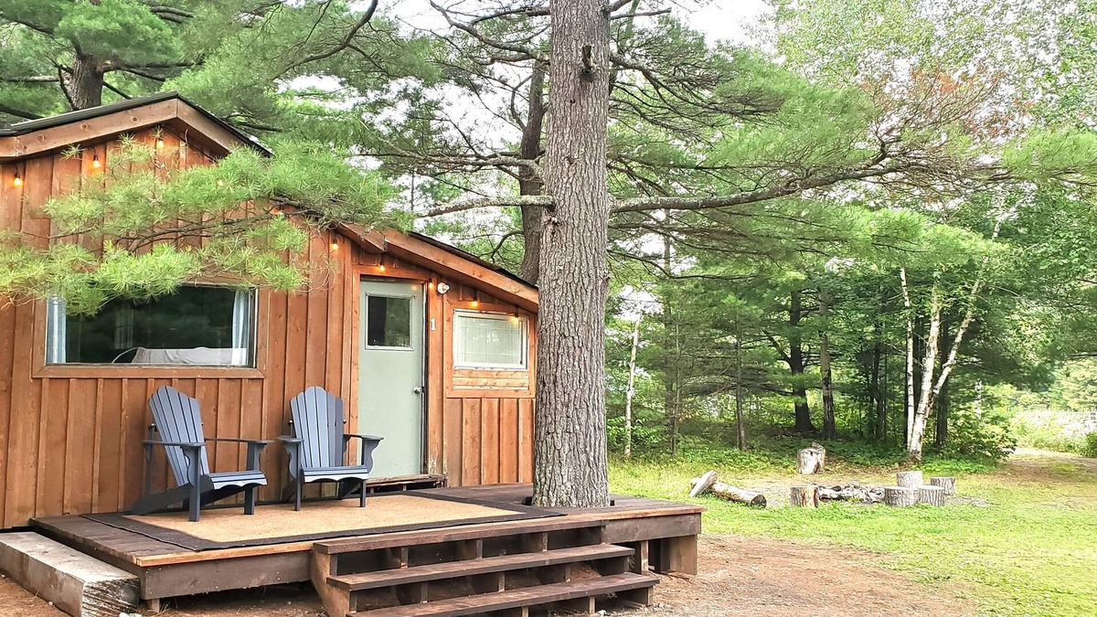 Washagami Cabin | White Pine Cabin at Pine Falls Lodge