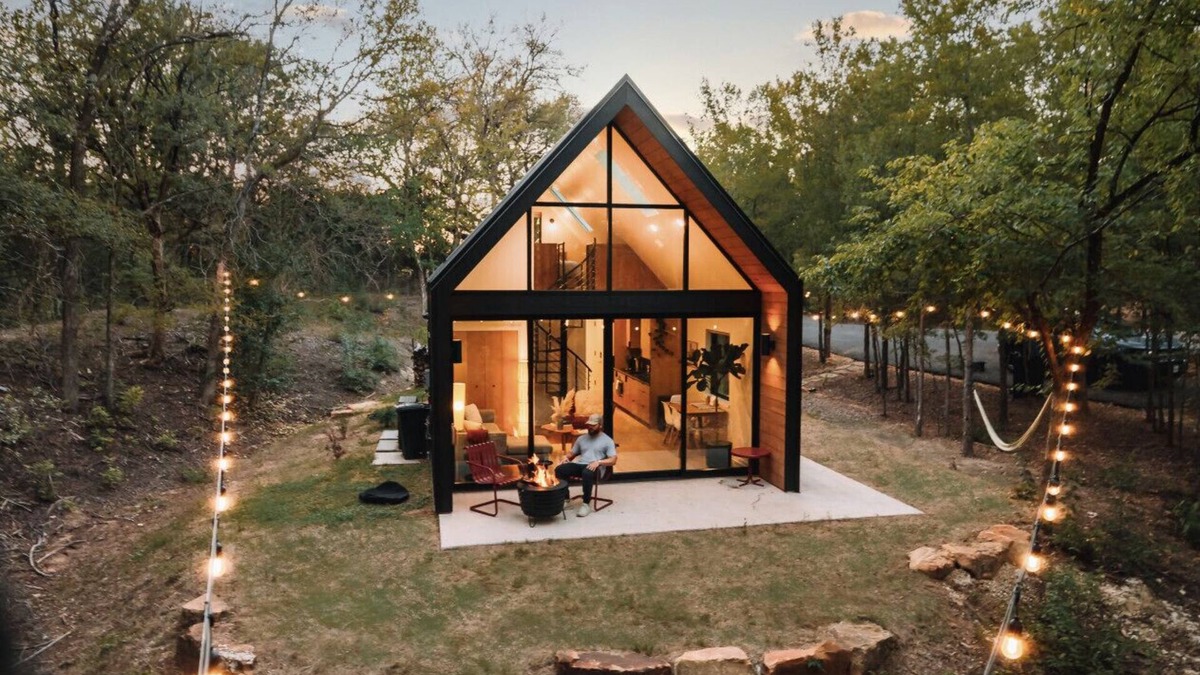 Lacy-Lakeview Cabin | White Rock at Live Oak Lake | Modern Cabin