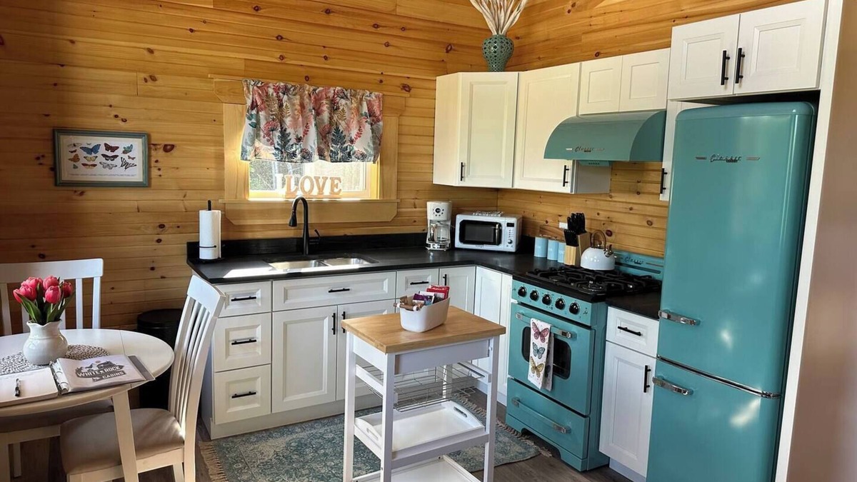 Hillsborough Cabin | White Rock Cabin #6nn
