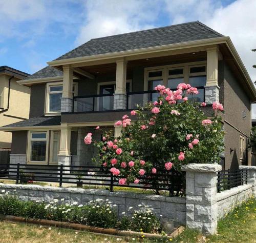 White Rock Bed & Breakfast | White Rose House