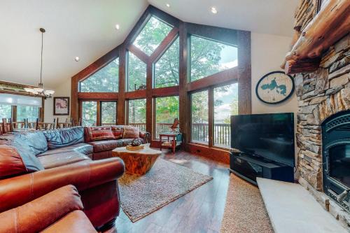 Lac du Flambeau House | White Sand Wonderland