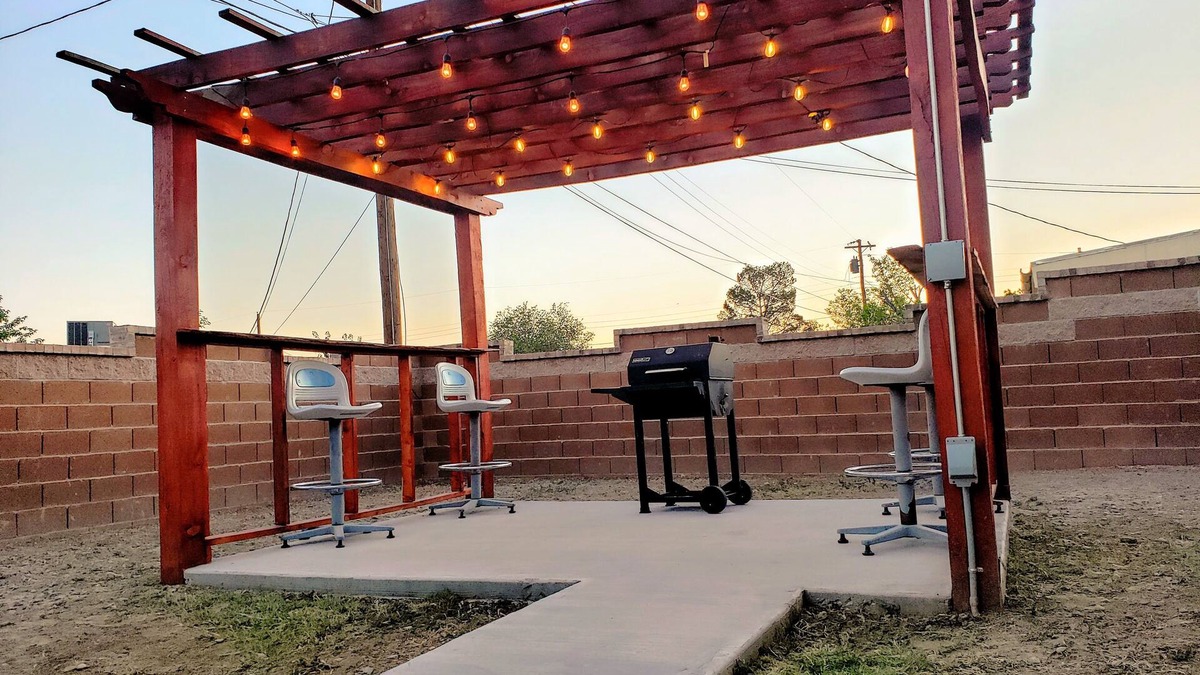 Alamogordo House | White Sands Retreat: Dreamy 3BR Ultimate Comfort & Backyard Bliss!n