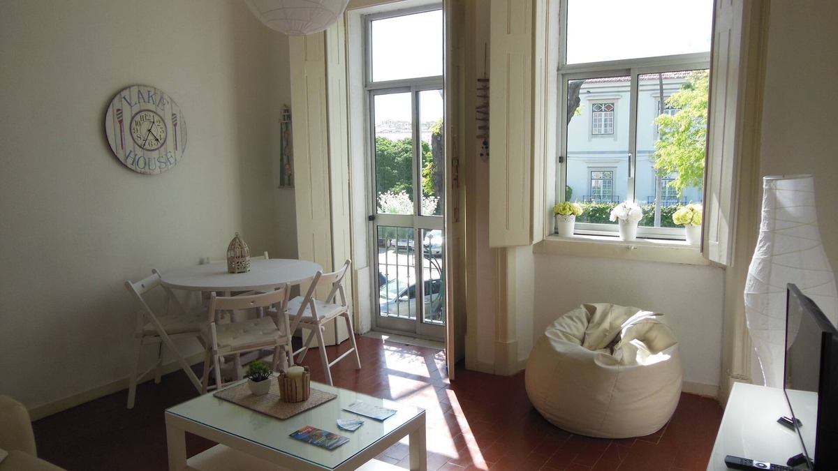 Setubal Apartment | White Seagull House in Setubal
