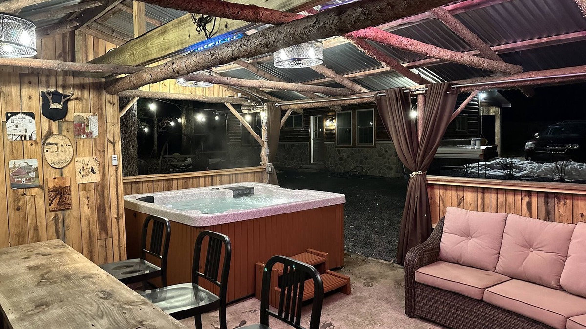 Canadensis House | White-Tail Lodge Relaxing, Secluded, Quiet