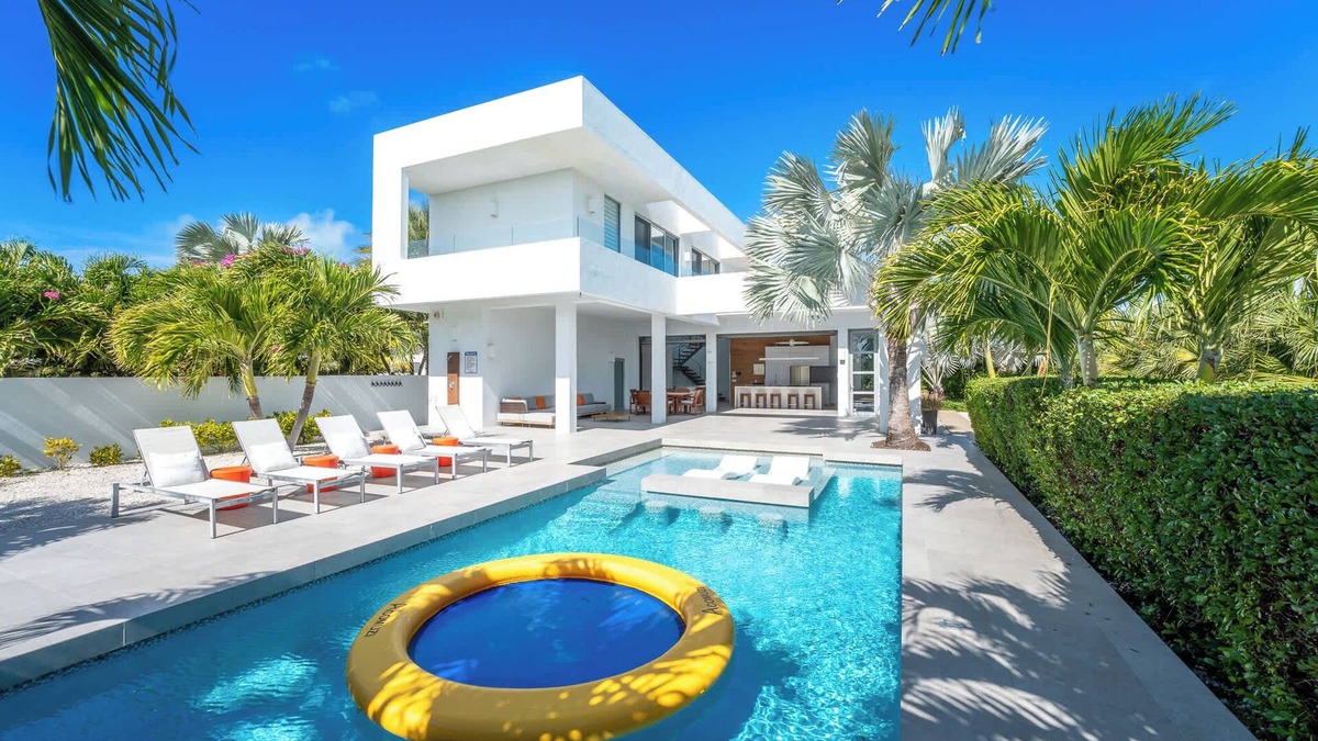 Long Bay Villa | White Villas - Oceanview, Pool & Beach Access (1)