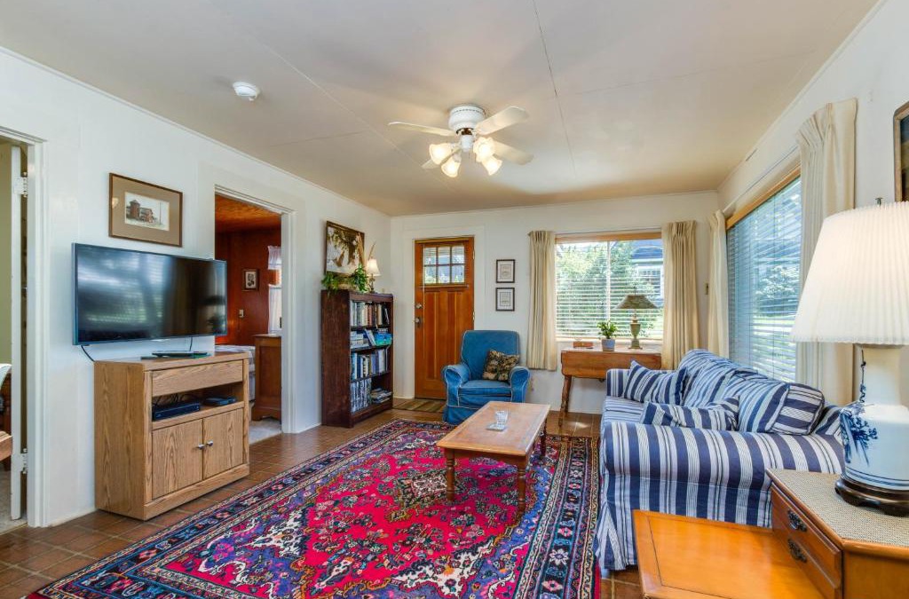 Neskowin House | White Wing