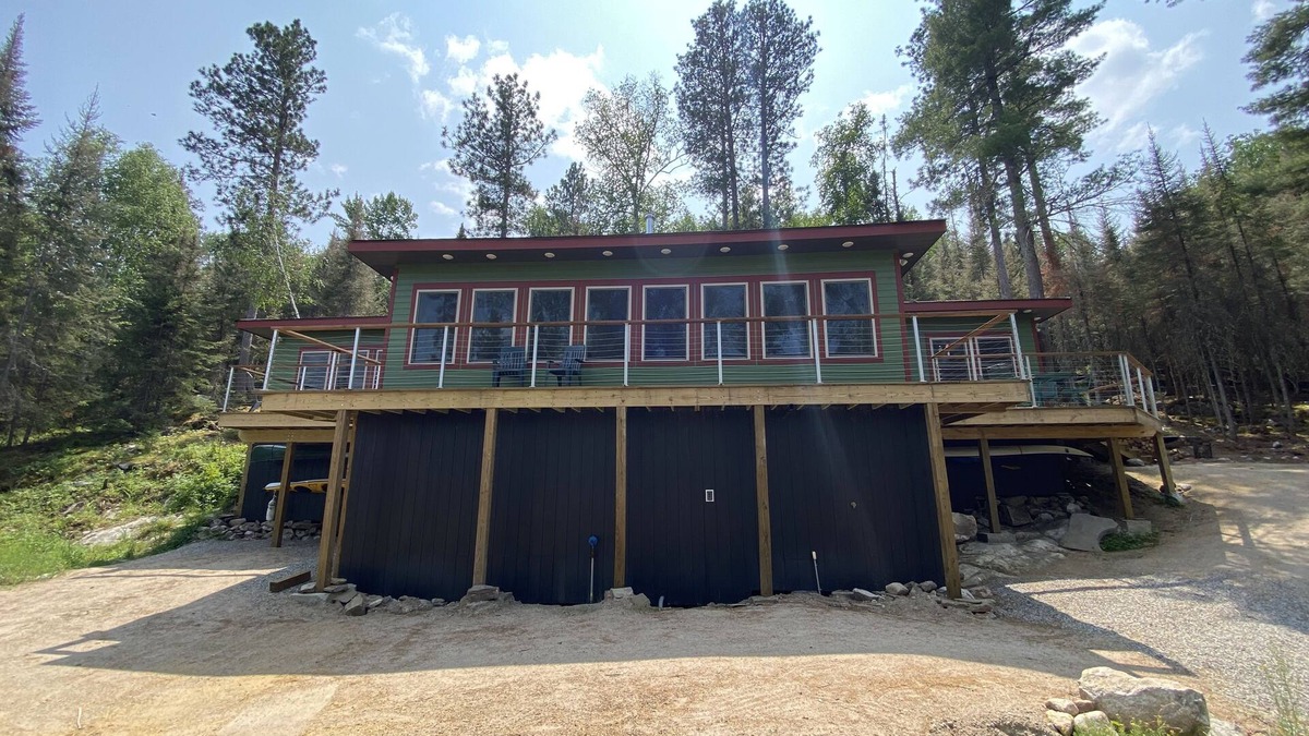 Crane Lake Cabin | Whitefish Cabin + Private Sauna!