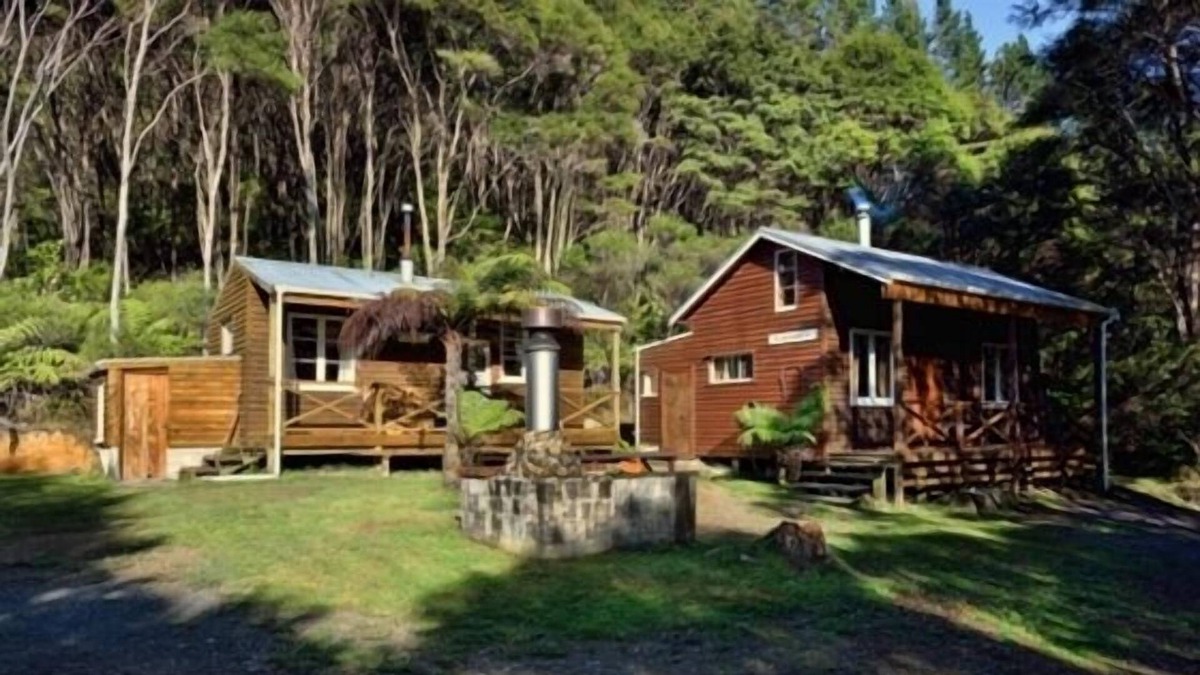 Colville Cabin | Whitestar Station, Colville Farm, Bush Lodge2