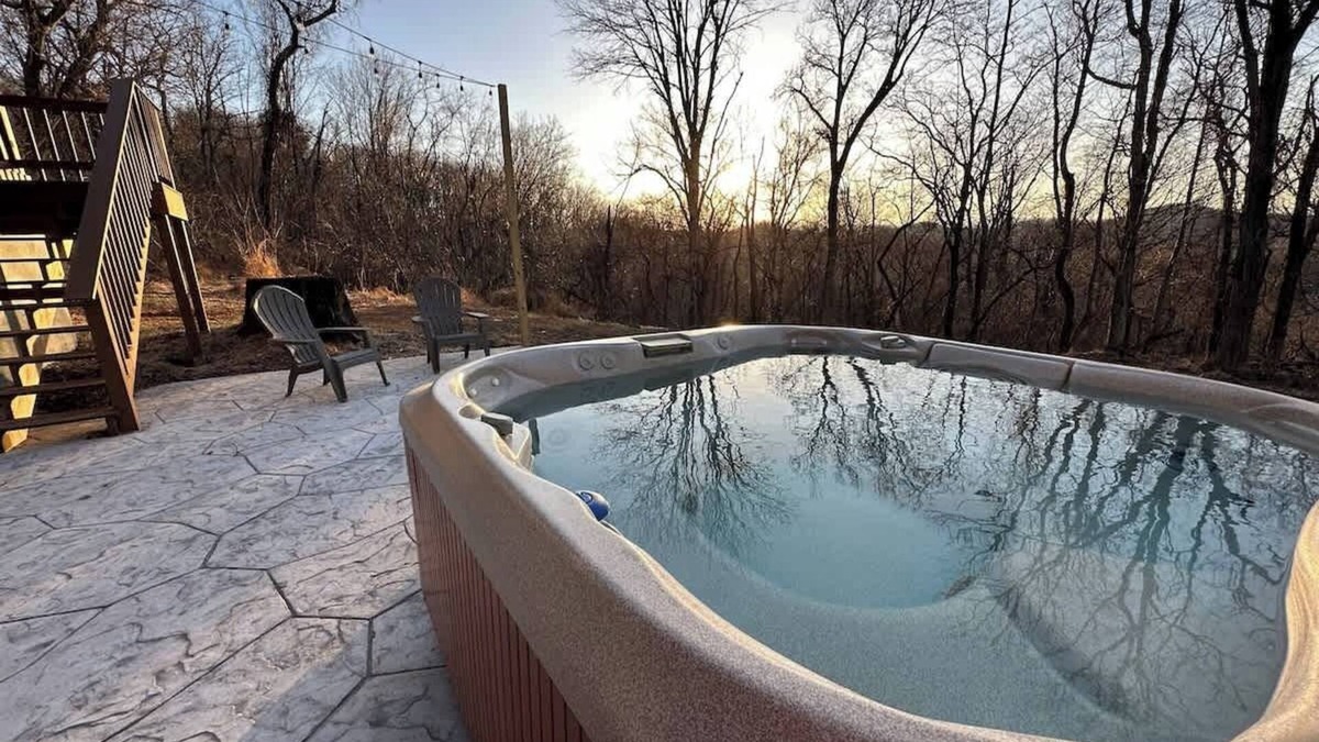 Linden Cabin | Whitetail Cabin | Couple's Retreat w/Hot Tub