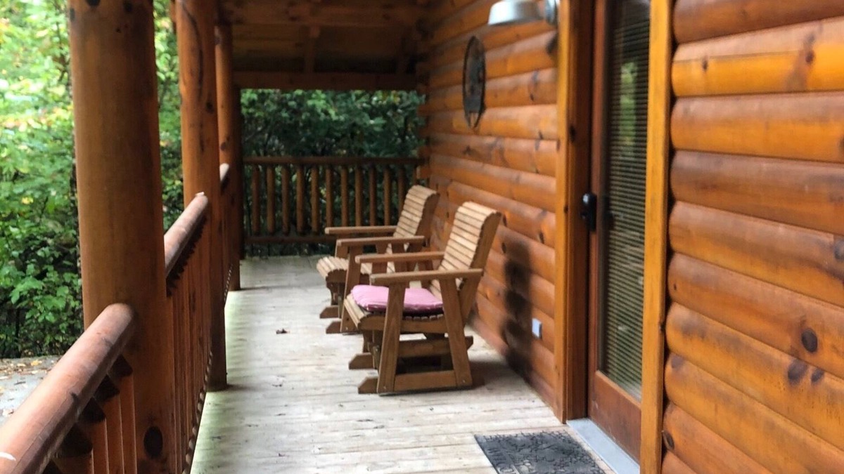 Oneida Cabin | Whitetail Hollow- 2 bedroom 1 bath
