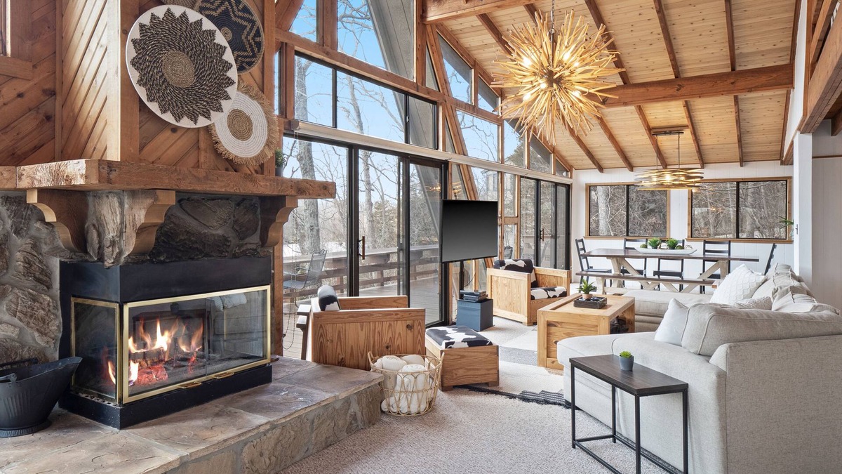 Innsbrook Ski Chalet | Whitetail Lakeside Retreat by Innsbrook Vacations!