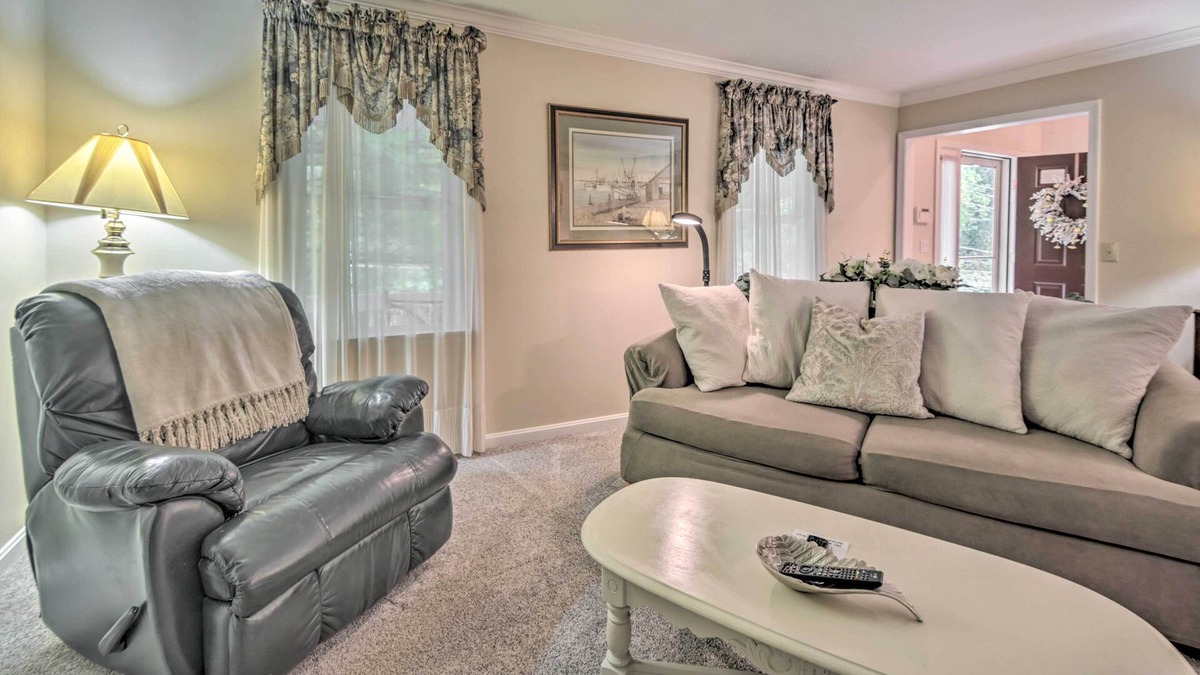 New Cumberland House | ‘Whitetail Ridge’ New Cumberland Home with Yard!