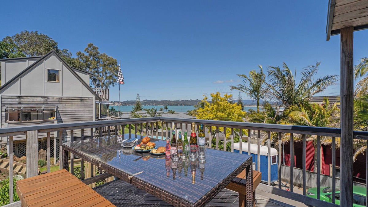 Whitianga House | Whitianga Coastal Escape (3 bdrm)